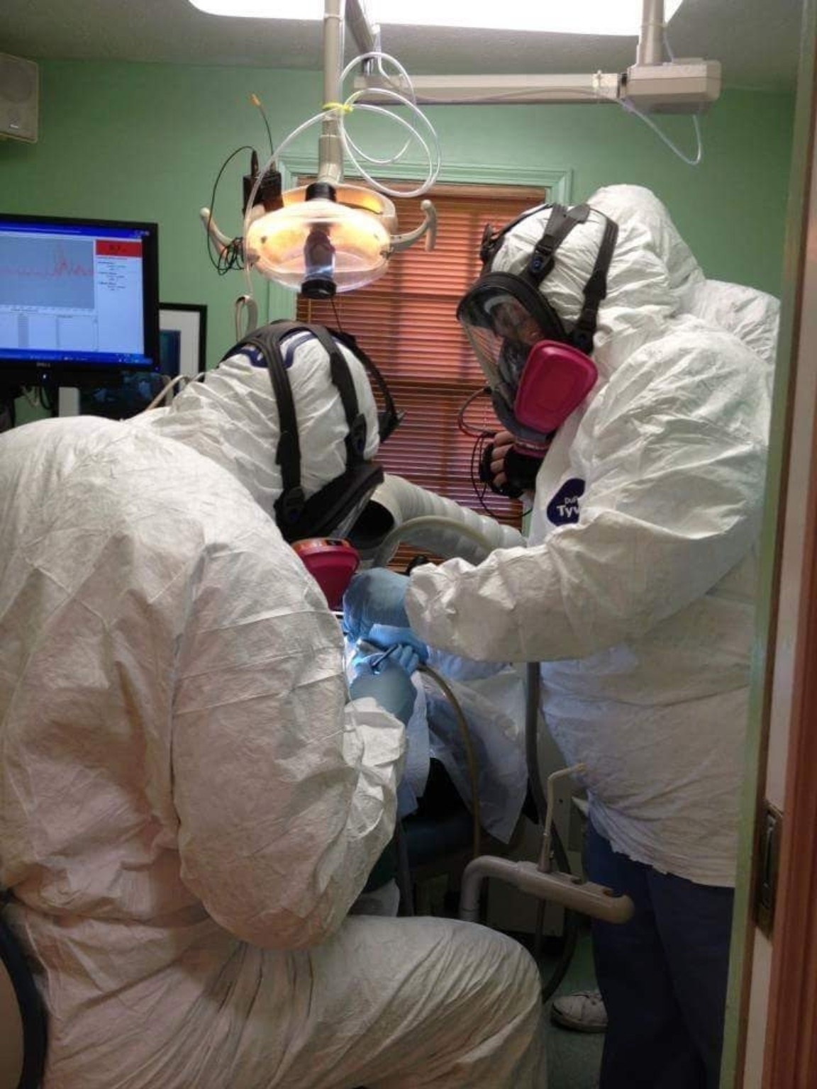 Dental amalgam removal using protective equipment